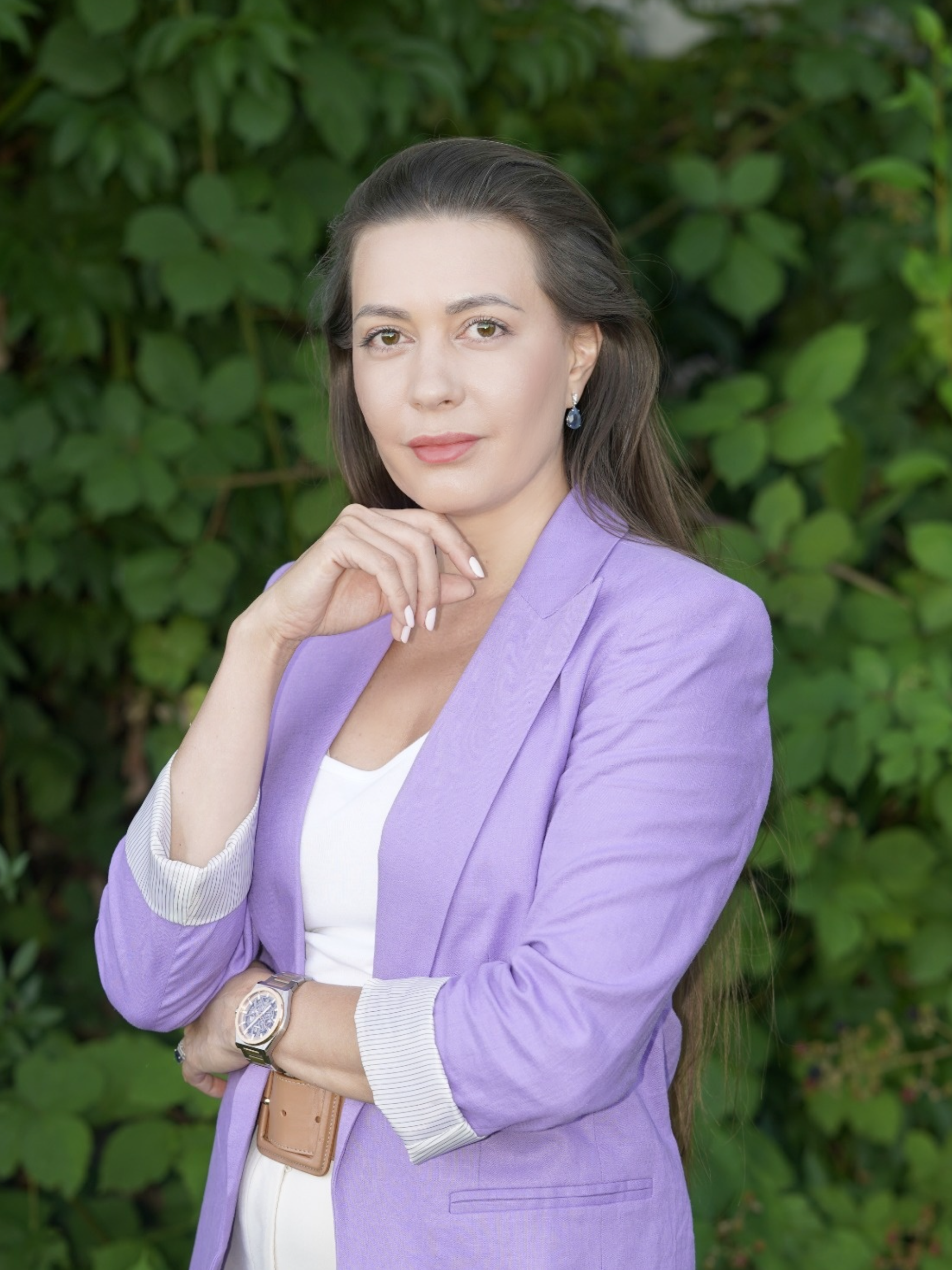 Ada Mircea Professional Photo Portrait Half Body
